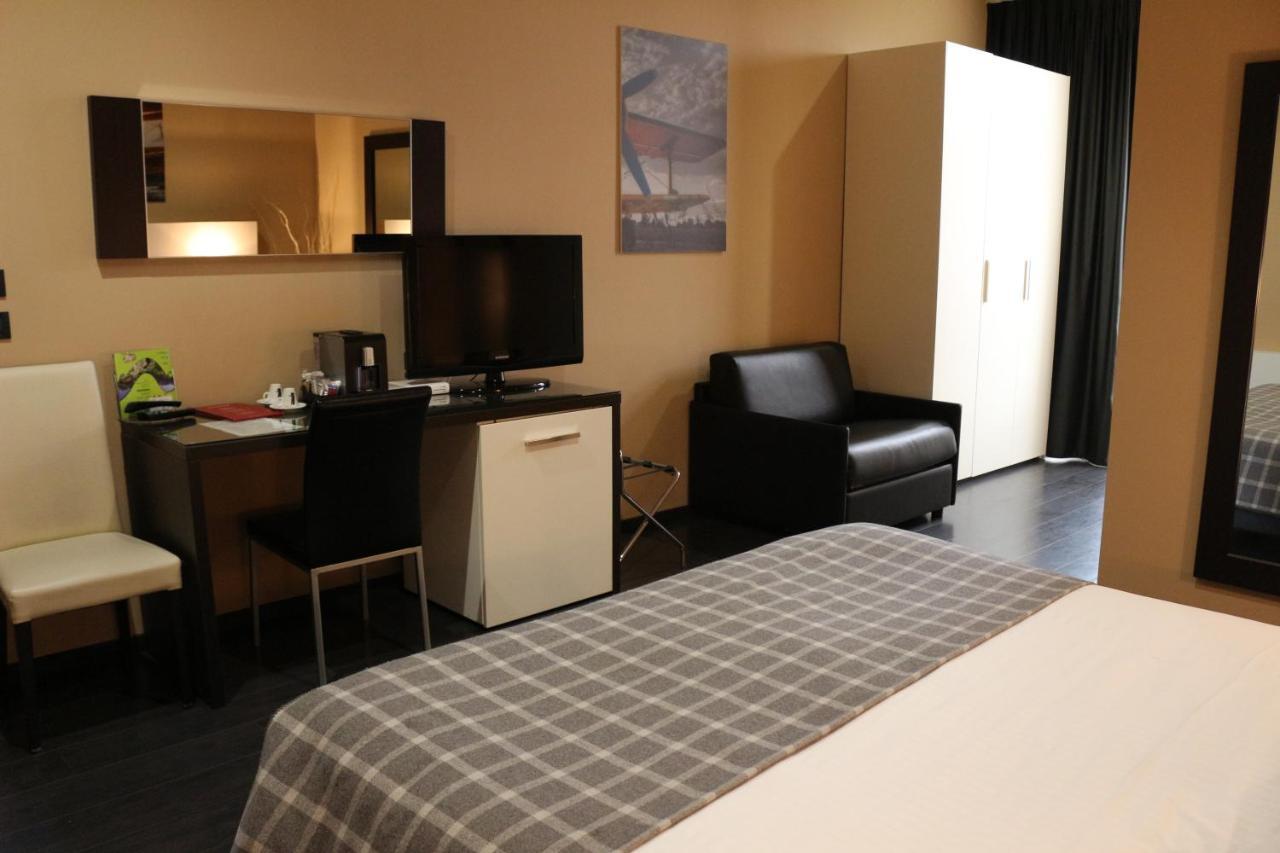 Hotel Garibaldi Verceil Extérieur photo