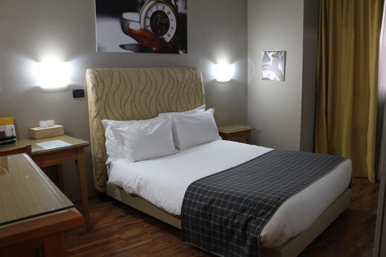 Hotel Garibaldi Verceil Extérieur photo